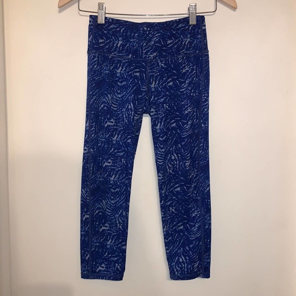 Athleta Zebra Chaturanga Cropped Legging - Picture 2 of 9